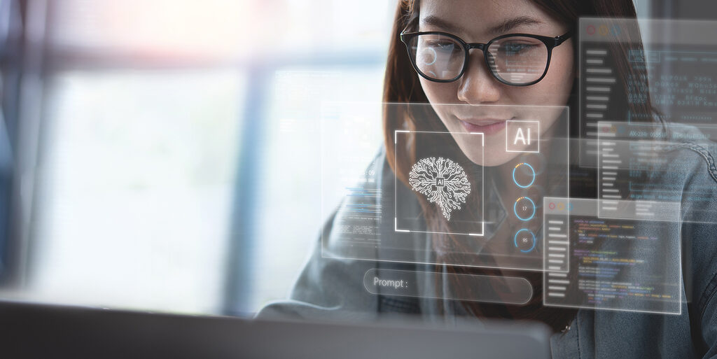 KI – Künstliche Intelligenz. Geschäftsfrau, die KI-Technologie zur Datenanalyse einsetzt, Programmiersprachen mit einem „digitalen Gehirn“ programmiert, maschinelles Lernen, Prompt-Engineering und Business Intelligence nutzt